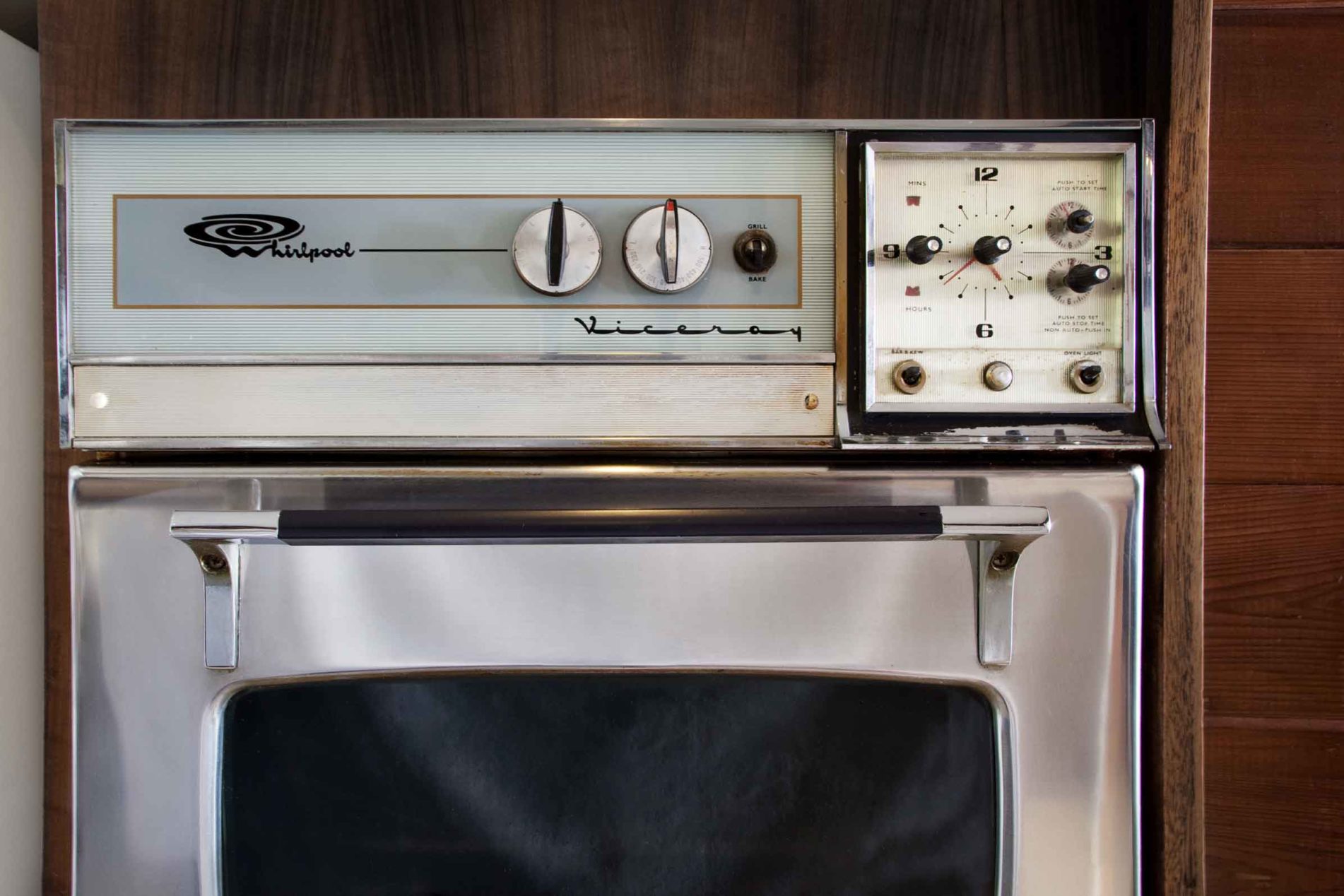 modern-house_lowline-b_m018-kitchen-oven