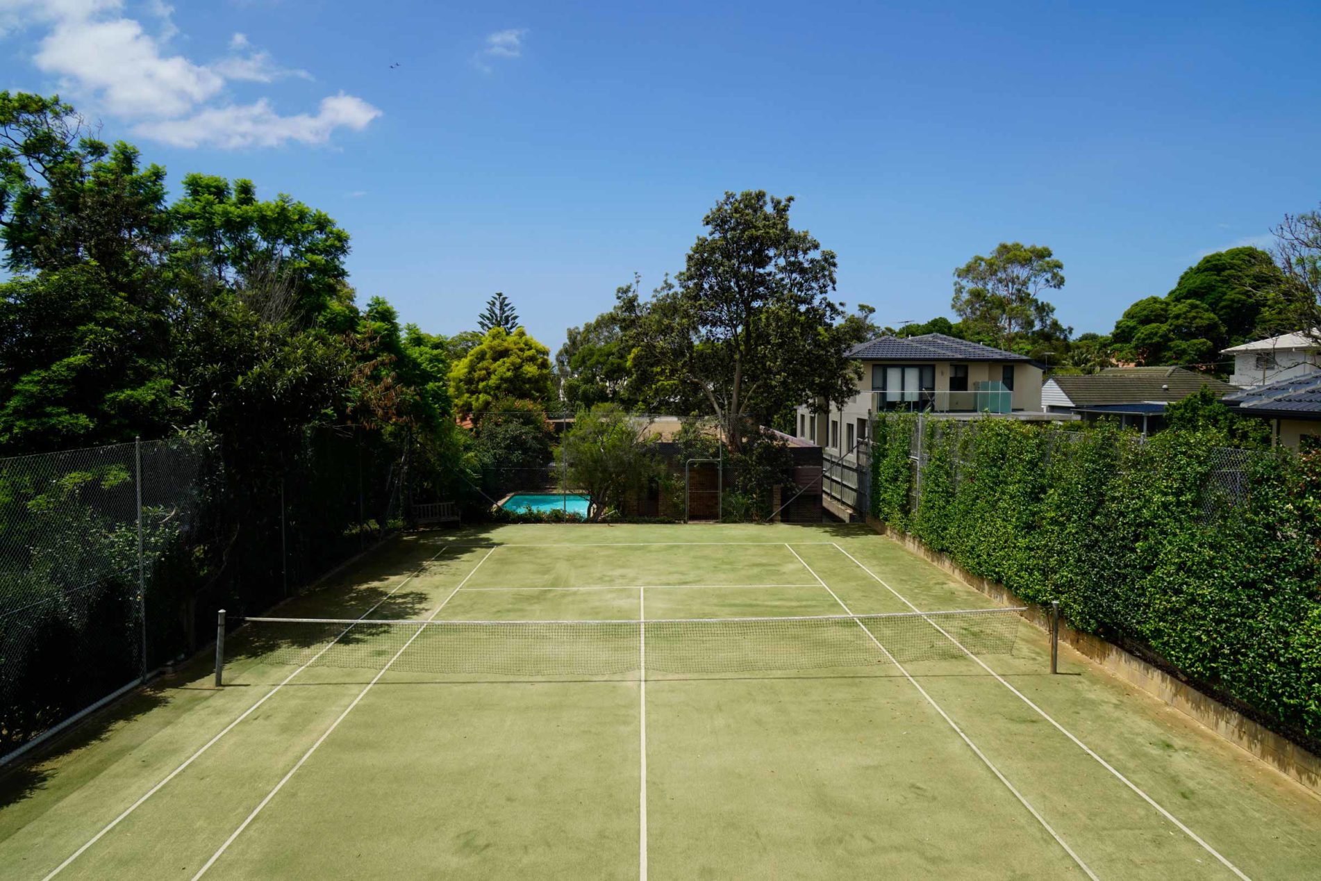 Modern-House_Helsham-House_Ext-Tennis-Court-to-house_R